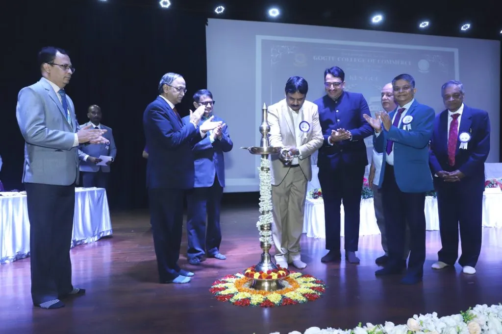 केएलएस संस्थेचे दूरगामी विचार कौतुकास्पद The forward-thinking thinking of the KLS organization is commendable.