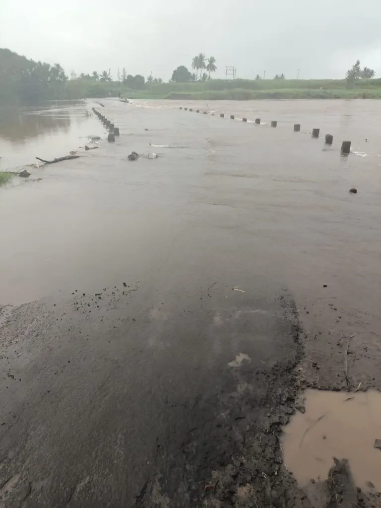 Six dams in Nipani area under water