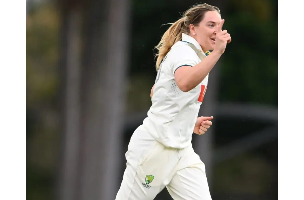 भारत अ महिला संघाचा डाव घसरला India A Women's team's innings collapses