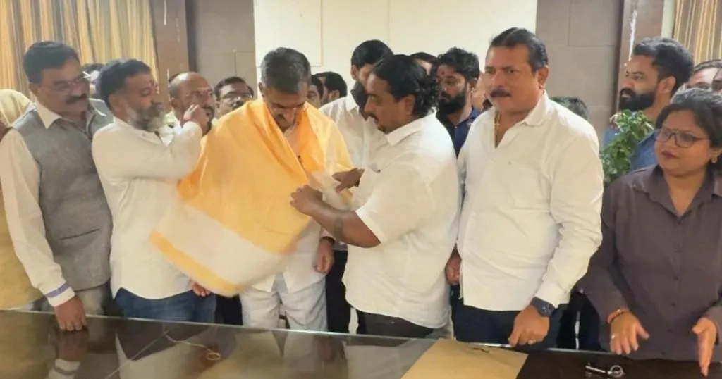 Final 5 days for displays allowed till midnight