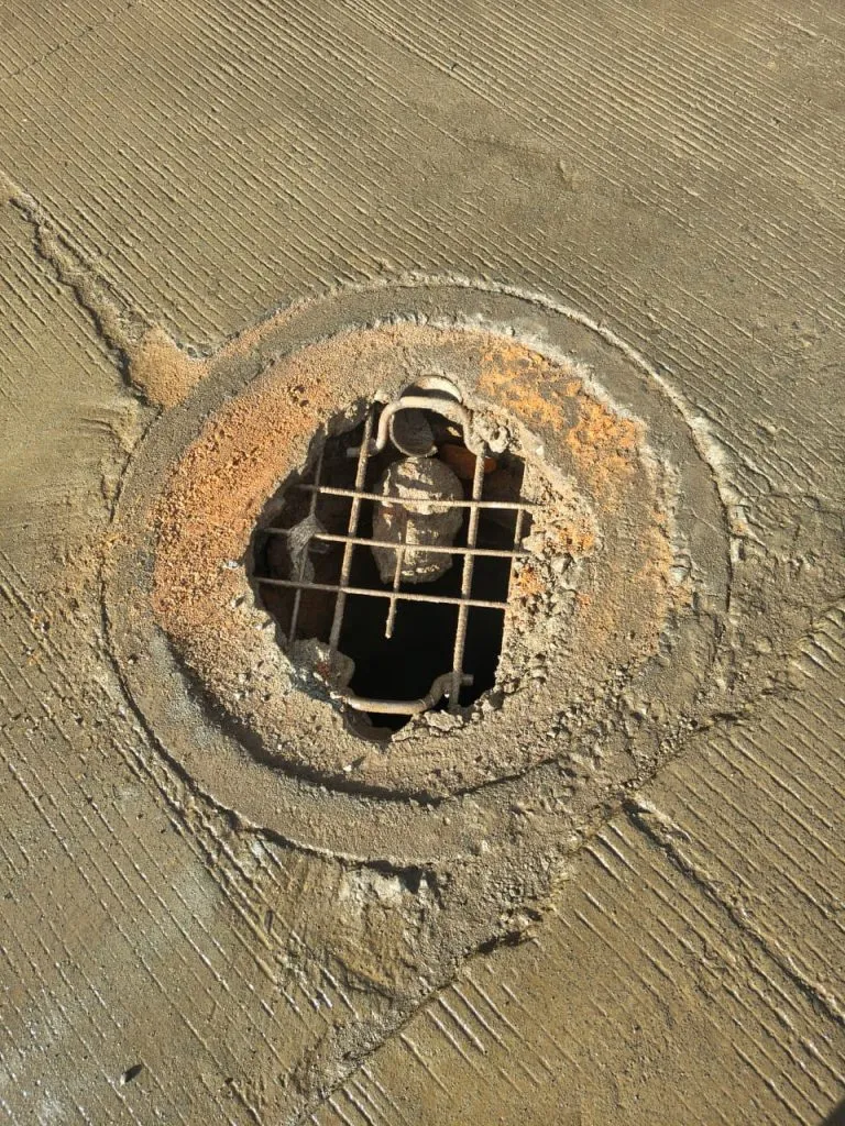 Dangerous drainage chamber in front of Bhatkande School