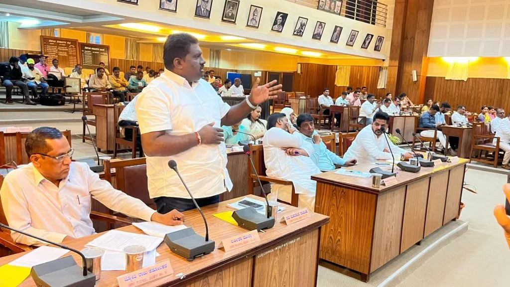 Finally approval for corporators' visit to Indore