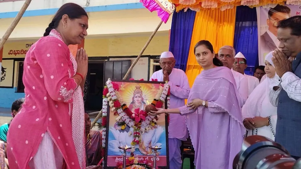 Foundation stone laid for Kannada High School in Hudli