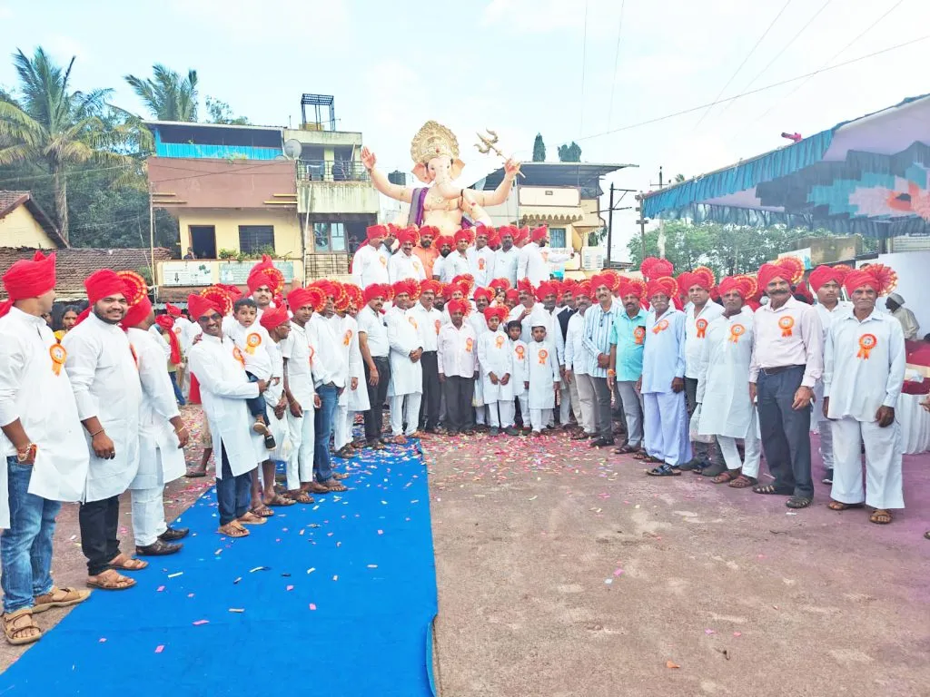 Ganpati Bappa arrives amidst jubilation from Shivjyot Yuvak Mandal in Uchgaon