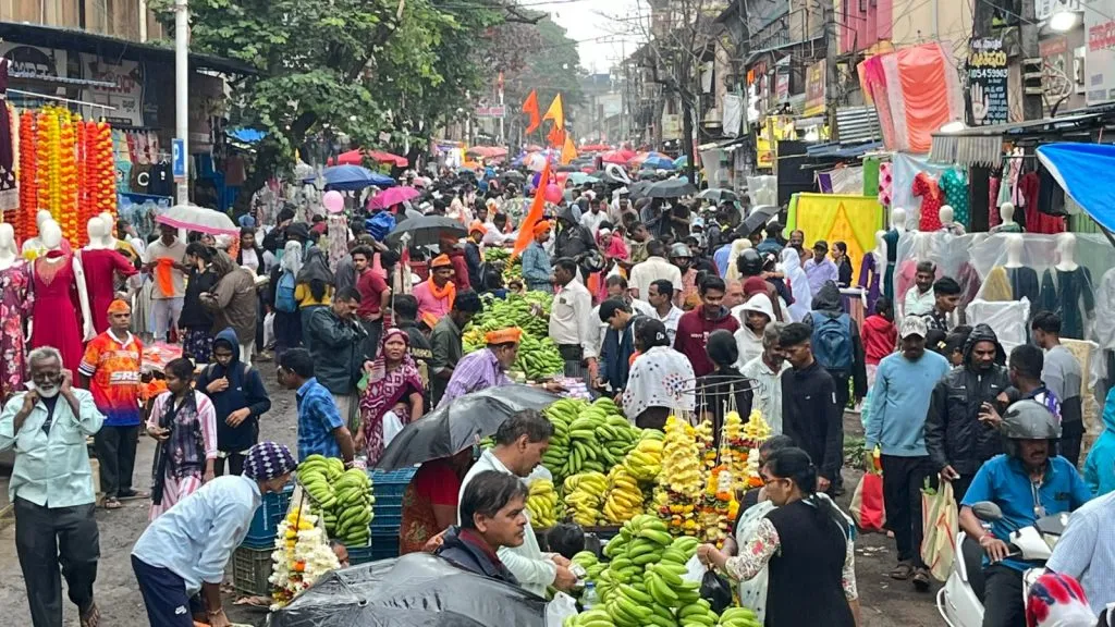 The auspicious festival of Ganeshotsav begins