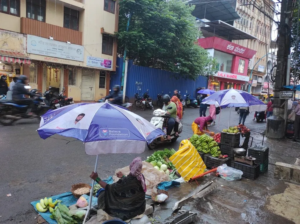 Ganesh devotees in a state of panic due to rain; vendors hit hard