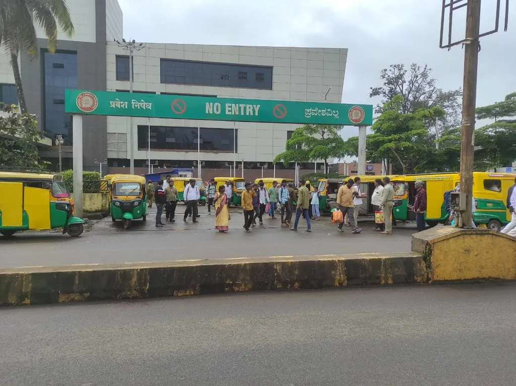 Rail and bus services are full due to passengers from Pargaon