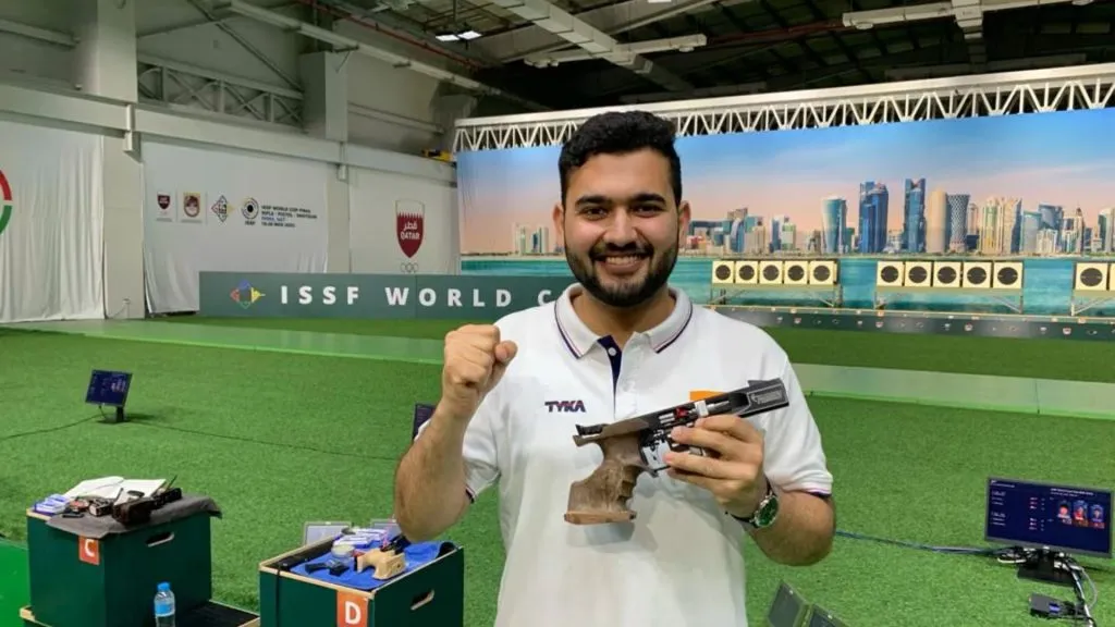 Anish Bhanwala wins silver in 25m rapid fire pistol