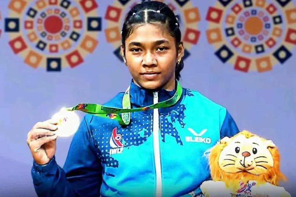 Two youth world records for Koyal Bar