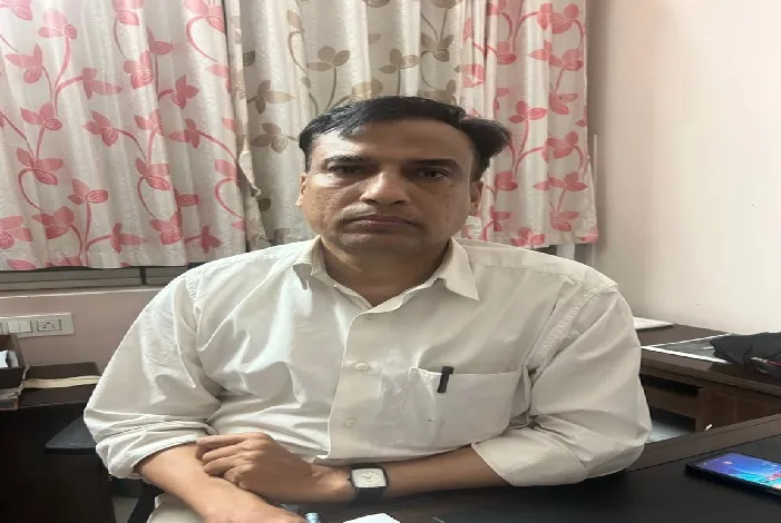 खाण, भूगर्भ खात्याच्या अधिकाऱ्याला पंधरा हजाराची लाच घेताना अटक Mines and Geology Department official arrested while accepting a bribe of Rs 15,000