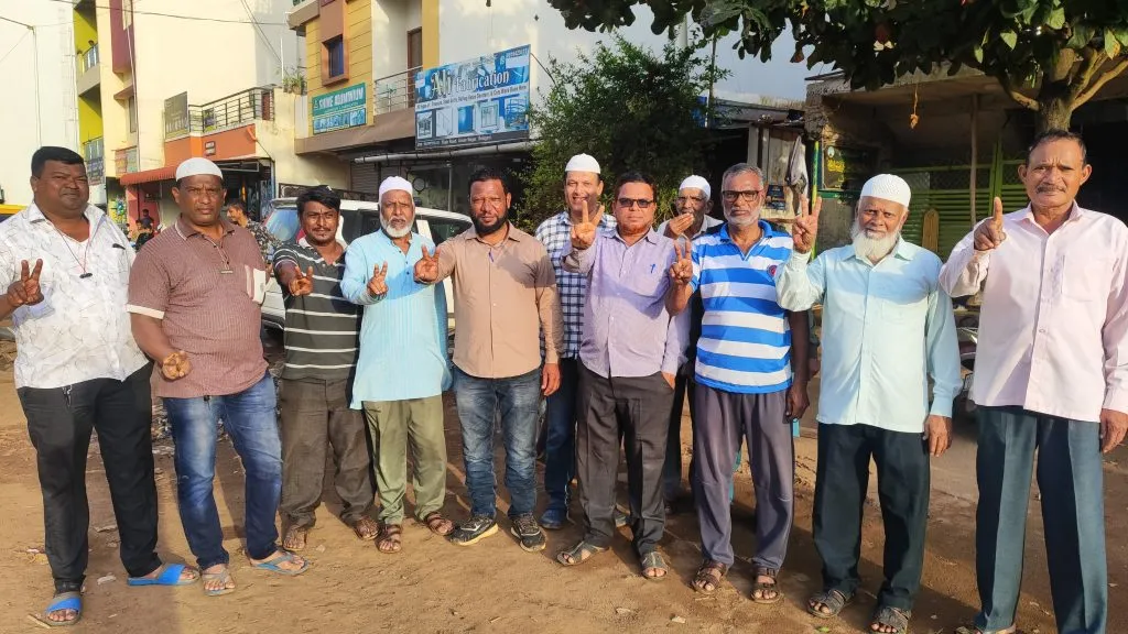 The railway gate at New Gandhinagar has been closed.