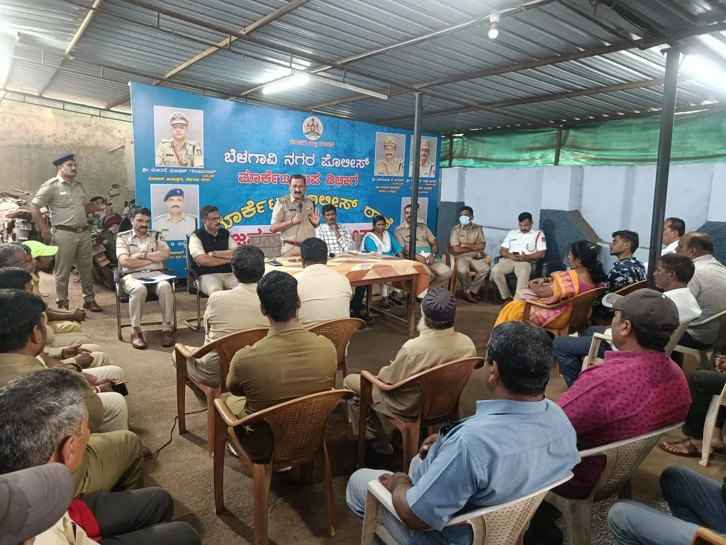 परिवहन कर्मचारी संप काळात प्रवाशांना मदत करा Help passengers during transport workers' strike