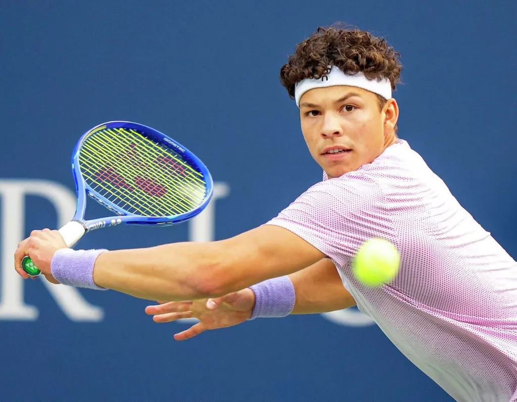 अमेरिकेचा शेल्टन शेवटच्या आठ खेळाडूंत