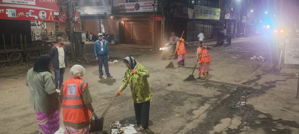 New contractor picks up garbage even at night
