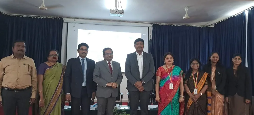 Workshop on women's legal rights at RCU