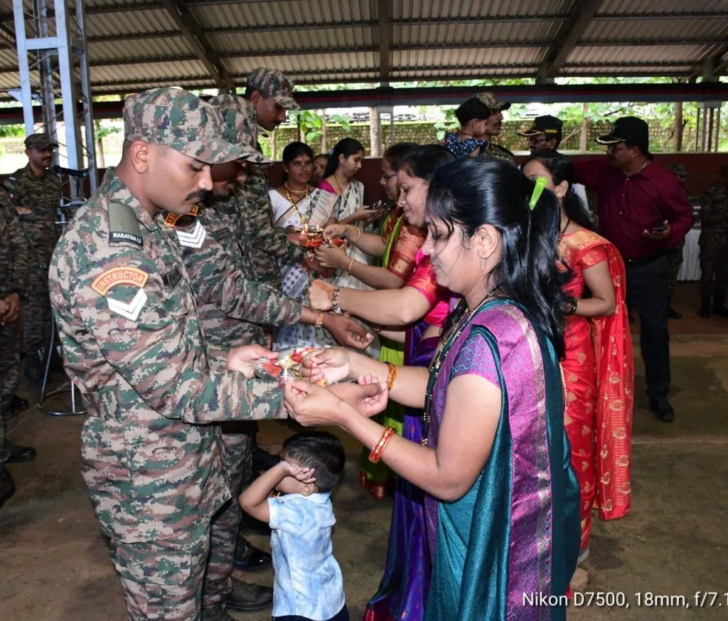 Innerwheel Club ties Rakhi to Agniveer