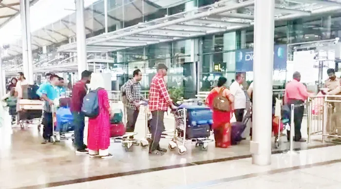 देशातील सर्व विमानतळांवर हाय अलर्ट High alert at all airports in the country