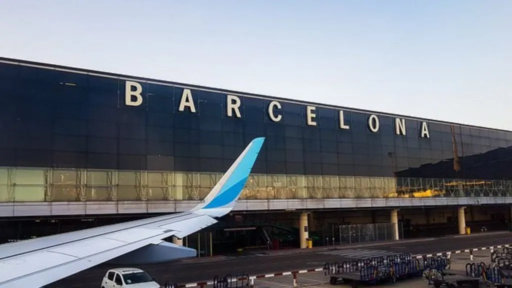 Parents leave 10-year-old at Barcelona airport over passport issue, fly without him