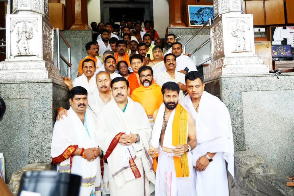 Mudslinging between Congress-BJP over Dharmasthala issue