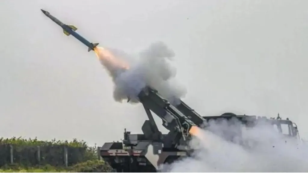 हवेत विनाश करणाऱ्या प्रणालीची यशस्वी चाचणी Successful test of air-to-air destruction system