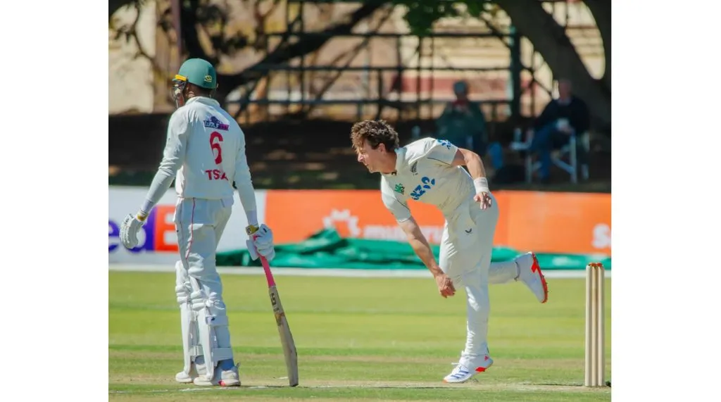 New Zealand beat Zimbabwe by 9 wickets
