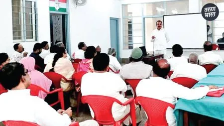 Rahul Gandhi यांच्या भूमिकेचे सातारा जिल्ह्यात कॉंग्रेसकडून समर्थन CM Devendra Fadnavis' criticism Rahul Gandhi assembly passed