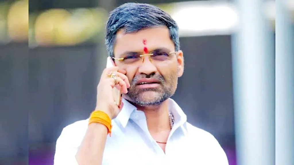 MP Nilesh Lanka's public support for the Mahamorcha