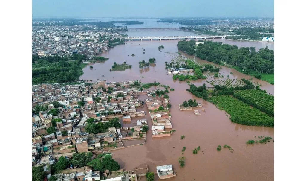 Pakistan devastated by floods in Lahore