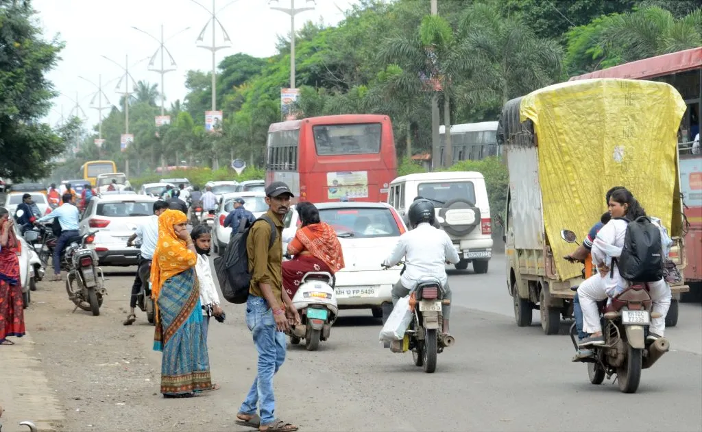 Intersections in the city and suburbs caught in the grip of encroachment