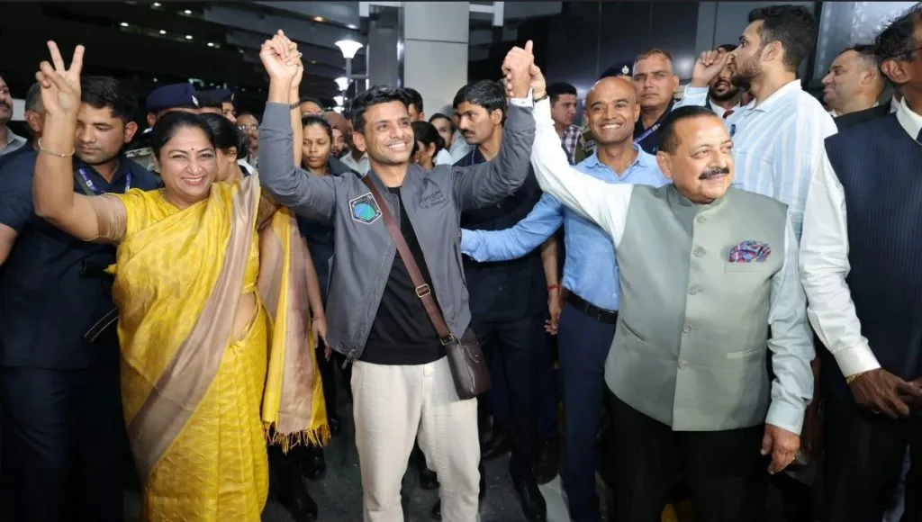 भारतात परतला अंतराळवीर शुभांशु शुक्ला Astronaut Shubanshu Shukla returns to India