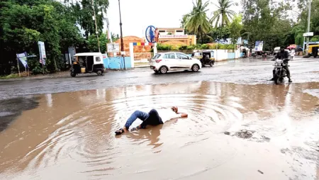 Protest by lying in water held in Miraj