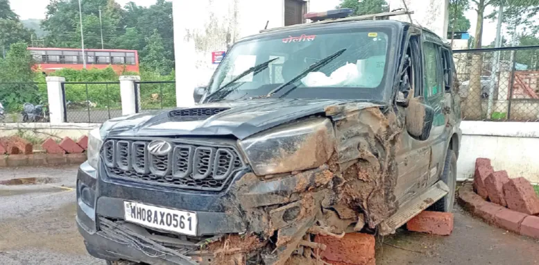 Four injured in police van accident