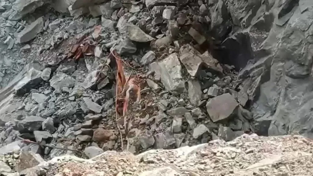 आंध्रात खाण दुर्घटनेत सहा कामगारांचा मृत्यू Six workers die in mining accident in Andhra