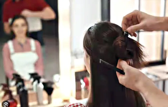 तोतया डॉक्टरांच्या क्लिनिकवर छापे Raids on impersonator doctor's clinic