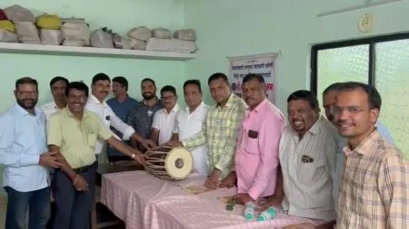 भाजपकडून भजनी मंडळांना साहित्य वाटप