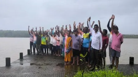 गस्तीच्या आश्वासनाअंती तळाशील ग्रामस्थांचे धरणे आंदोलन स्थगित