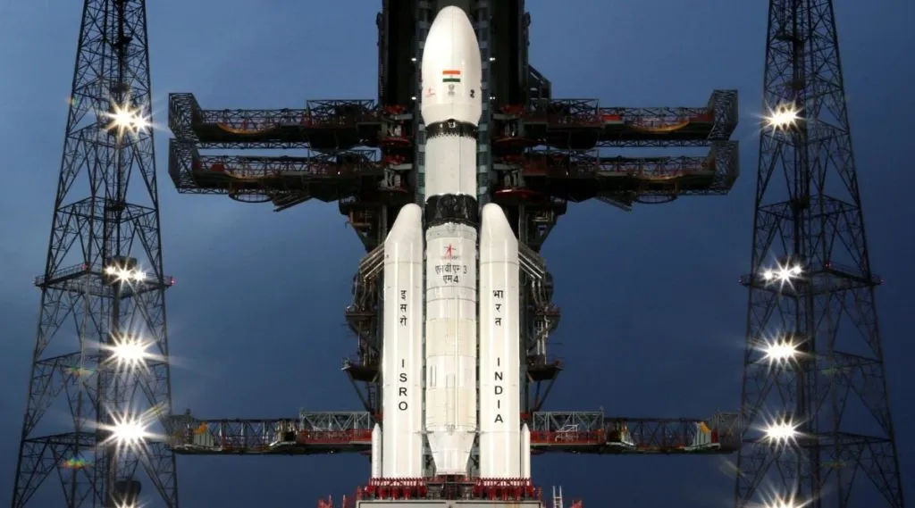 इस्रोकडून होतेय विशाल रॉकेटची निर्मिती ISRO is building a giant rocket