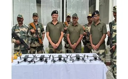 सीमेनजीक पाकिस्तानचे सहा ड्रोन्स Six Pakistani drones near border