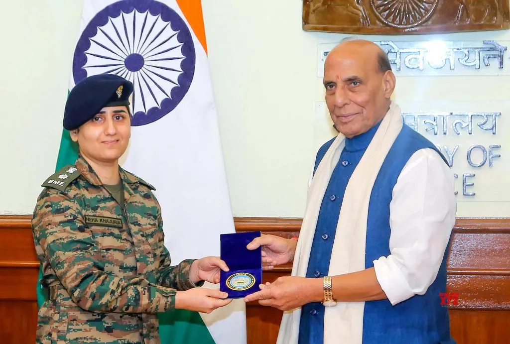 संयुक्त लष्करी मोहिमांमध्ये महिलांचा सहभाग वाढावा! Increase participation of women in joint military operations!