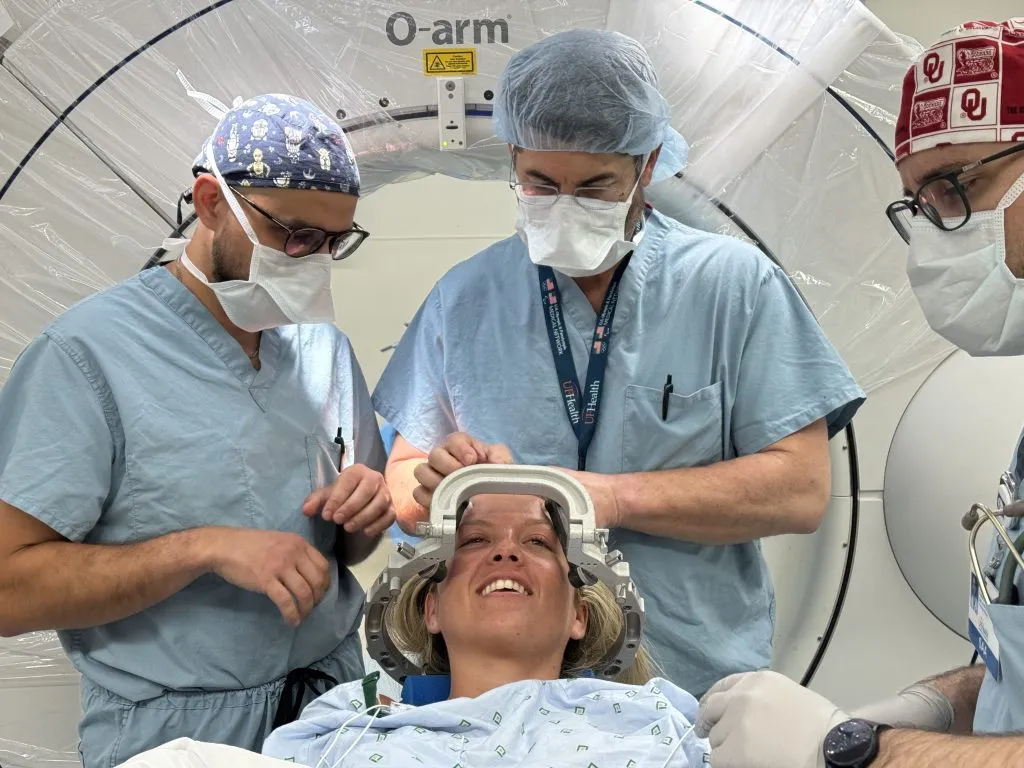 युवतीला झाला अजब आजार The girl got a strange disease