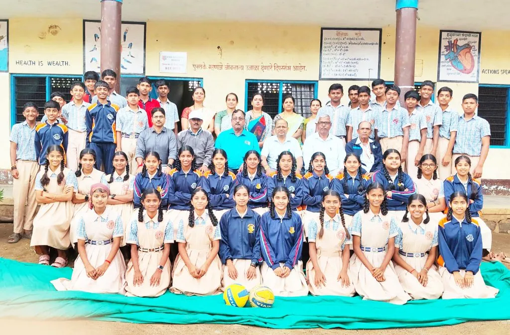 Shri Shivaji Vidyalaya Yellur overall winner