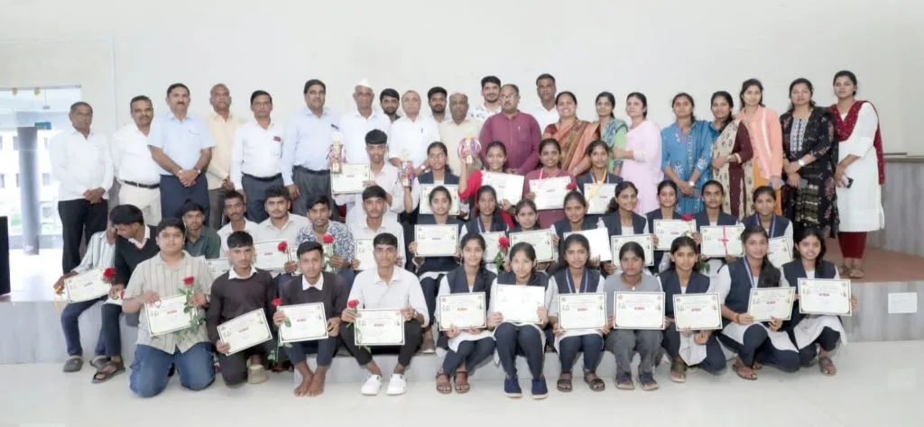 खानापूर तालुकास्तरीय क्रीडा स्पर्धेत मराठा मंडळ पदवीपूर्व महाविद्यालयाचे यश Maratha Mandal Undergraduate College's success in Khanapur Taluka Level Sports Competition