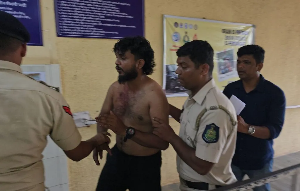 Kolhapur tourists beaten up in Gothnicha Vhal-Mhapsa