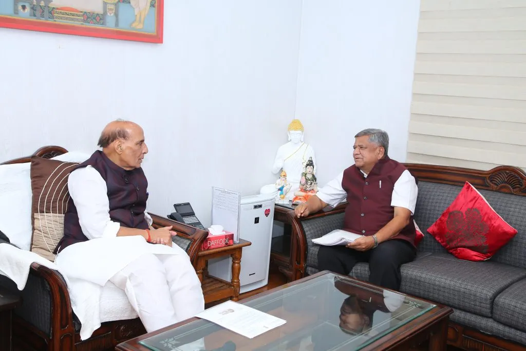 कॅन्टोन्मेंट बोर्ड हस्तांतरण प्रक्रियेला गती द्या Speed up the Cantonment Board transfer process