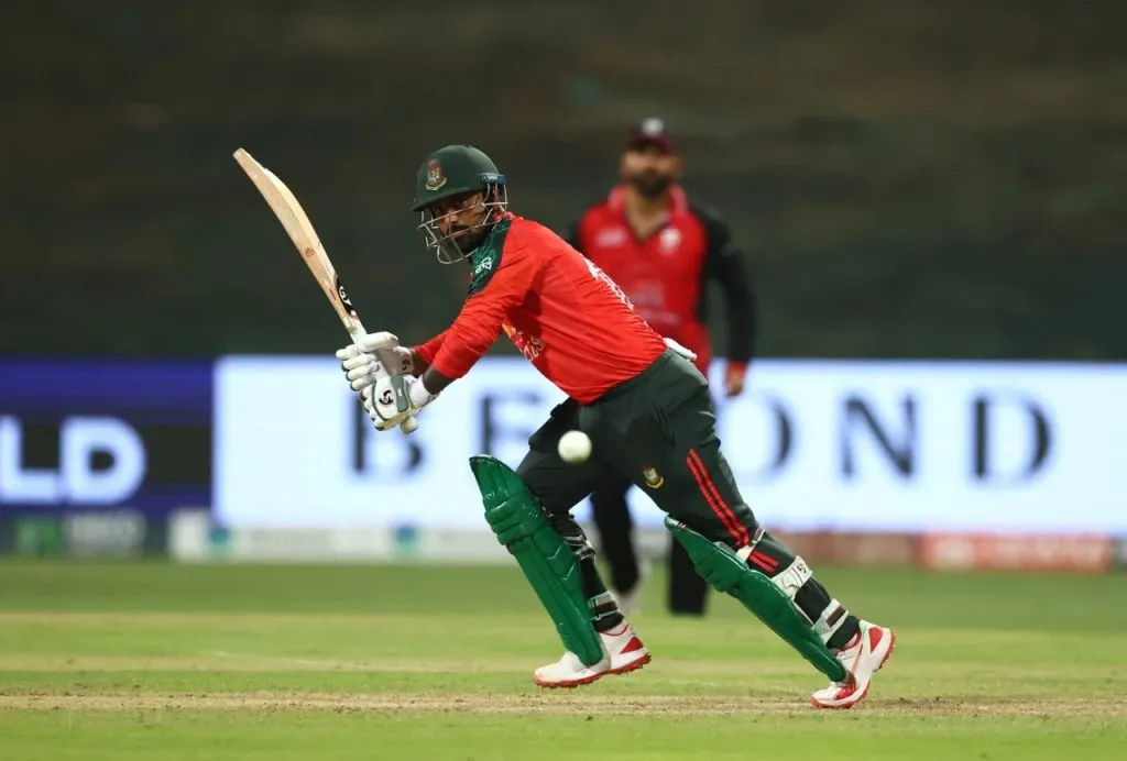 बांगलादेशची विजयी सलामी Bangladesh's winning start