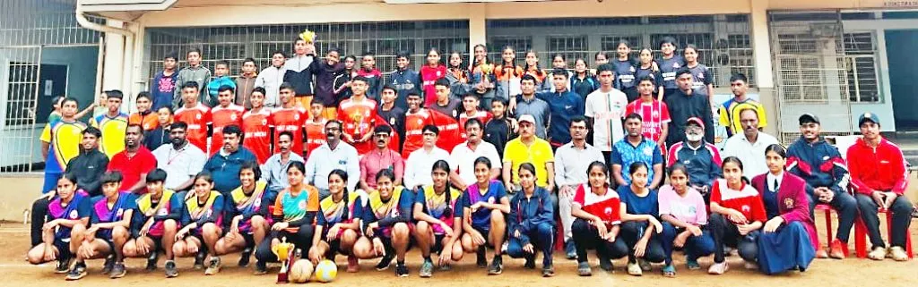 Sant Meera wins triple crown in handball, Balika Adarsh ​​wins