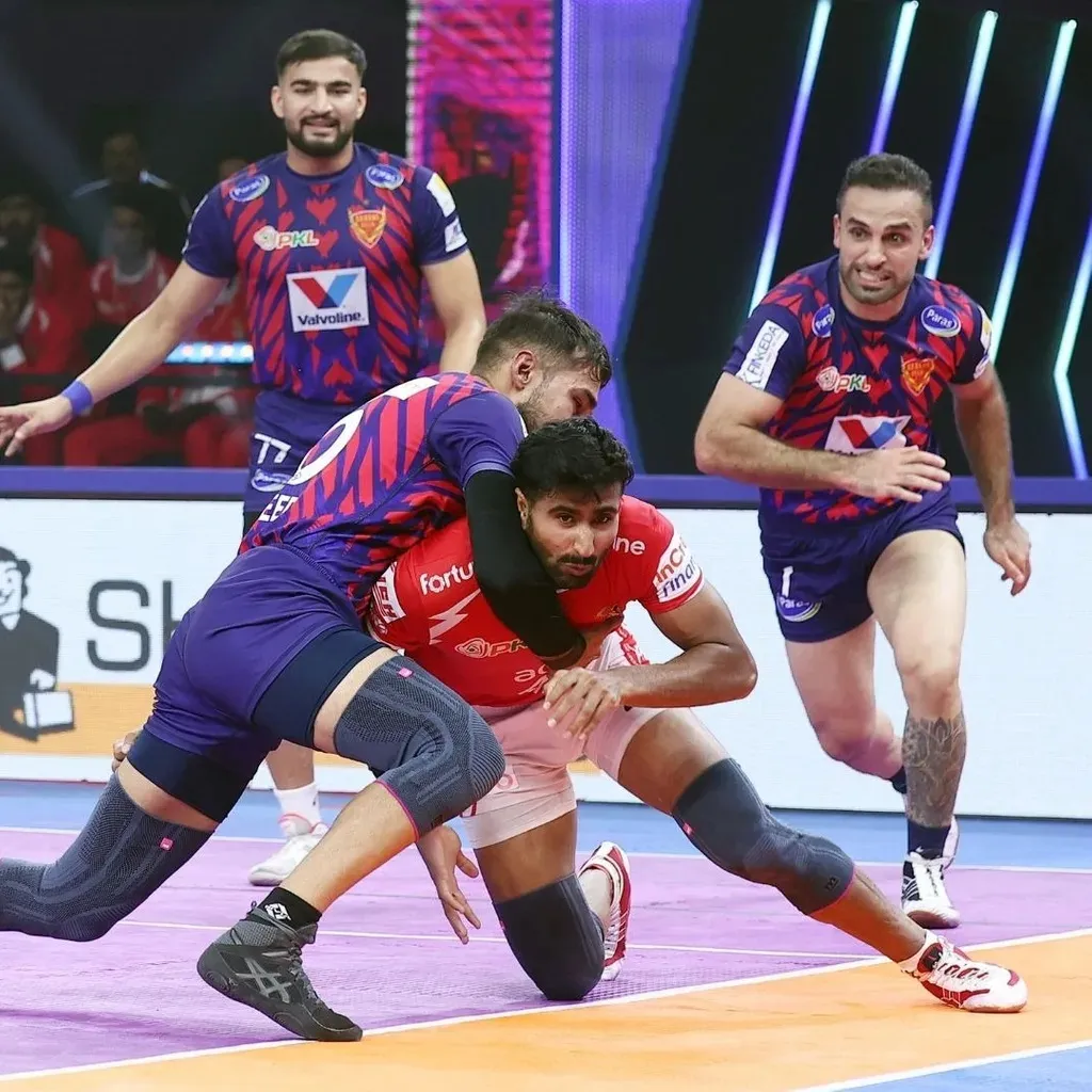 Dabang Delhi, U Mumba win