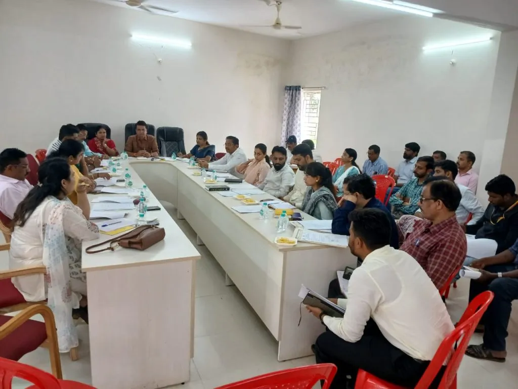 लेखा स्थायी समिती बैठकीत अधिकाऱ्यांची खरडपट्टी Officials reprimanded in Accounts Standing Committee meeting