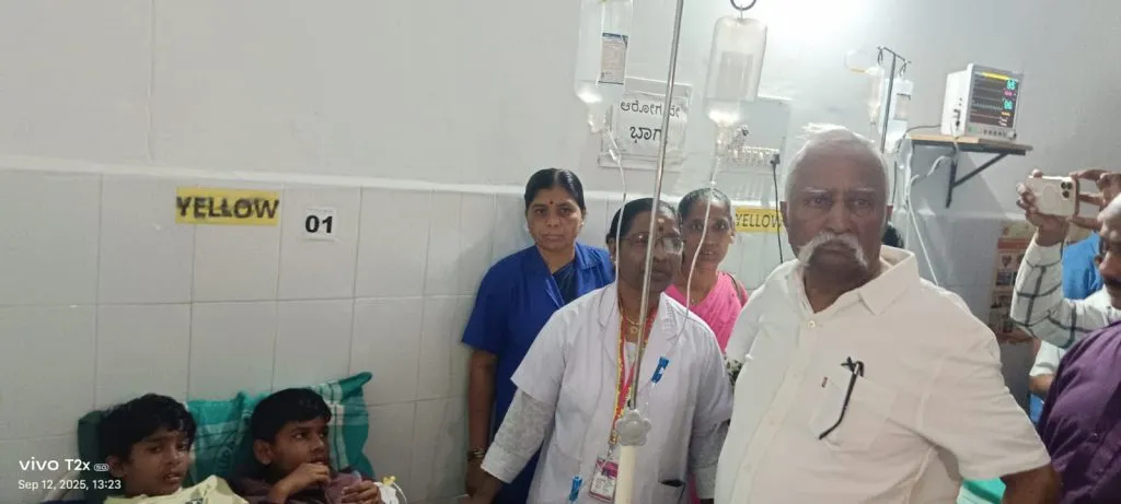 हिरेकोडीत जेवणातून 77 विद्यार्थ्यांना विषबाधा 77 students poisoned after eating food in Hirekodi