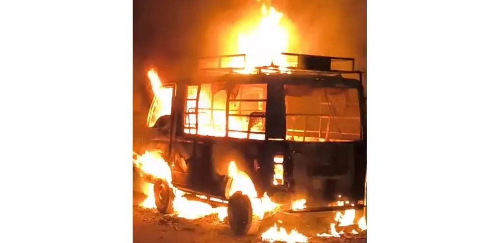 Tata Ace vehicle set on fire in Hongya?
